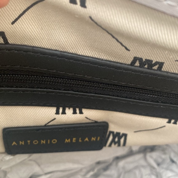 Antonio Melanie Handbag NWOT - Picture 5 of 5